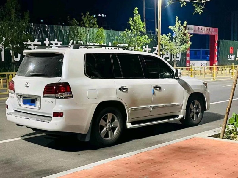 烟台15年雷克萨斯LX6