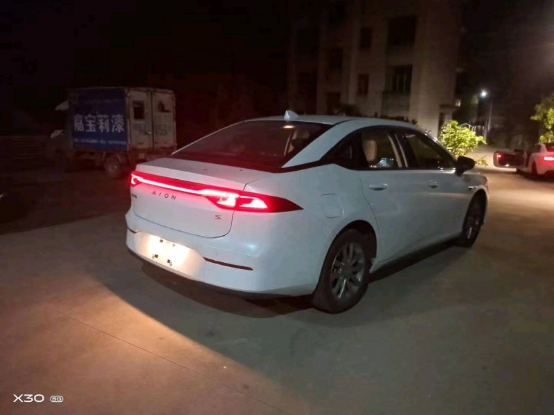邯郸23年传祺埃安S5805