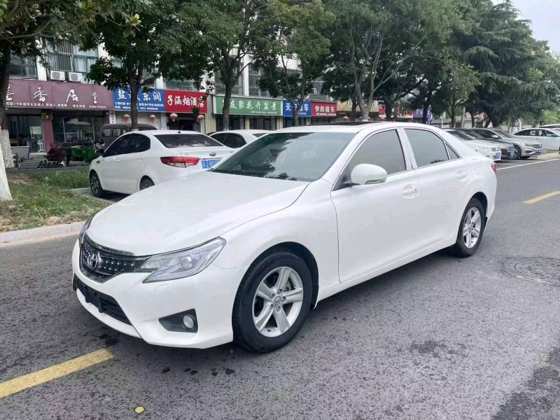 宜昌14年丰田锐志3