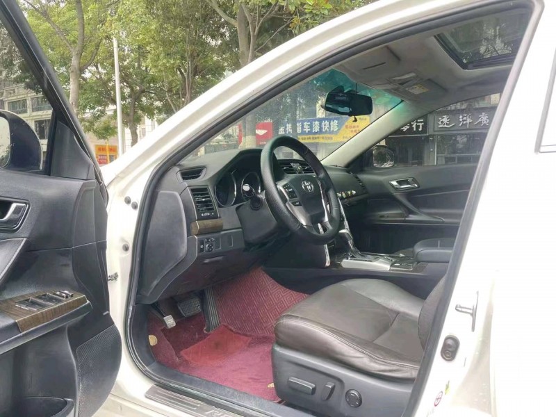 宜昌14年丰田锐志4