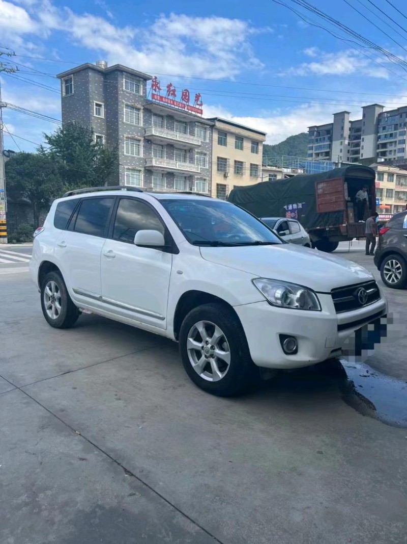 枣庄11年丰田RAV42