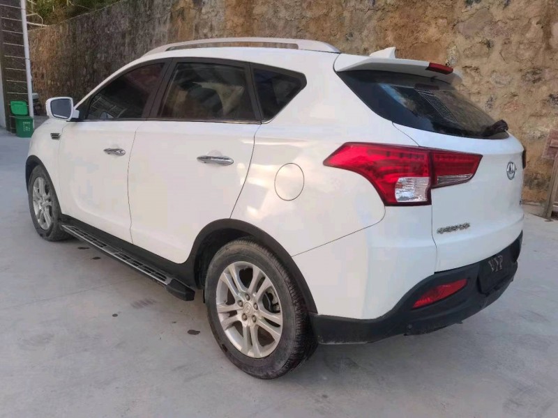 枣庄17年华泰圣达菲8