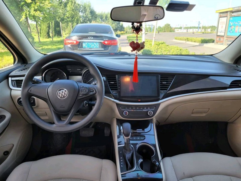 石家庄17年别克威朗5