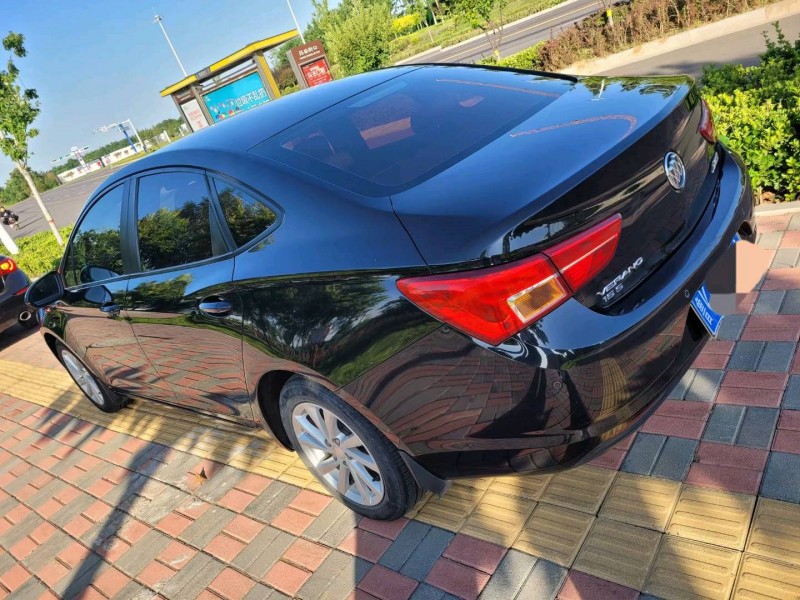 石家庄17年别克威朗7