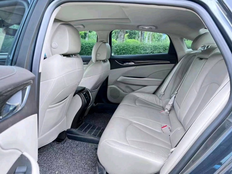 深圳17年别克君越4