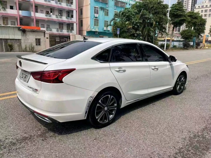 深圳22年長安汽車銳程CC5