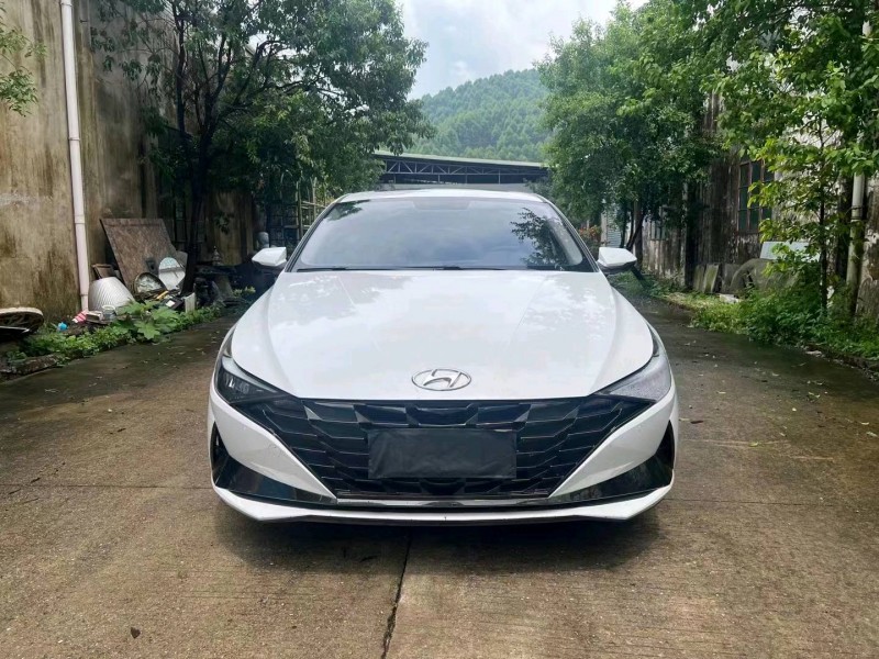 珠海22年现代伊兰特1