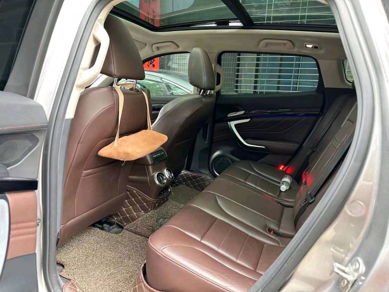 珠海17年長城汽車WEY VV78