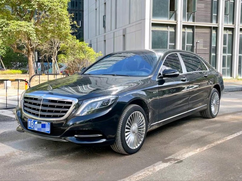 广州16年奔驰迈巴赫S级3