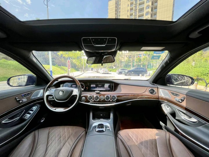 广州16年奔驰迈巴赫S级5