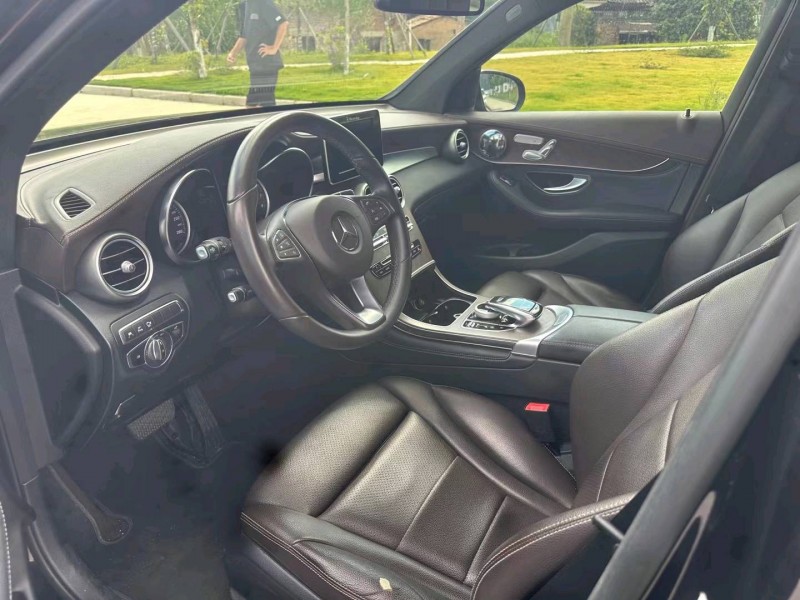 广州17年奔驰GLC7