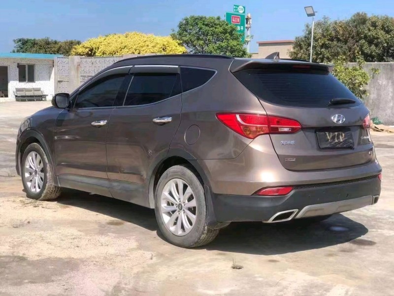 珠海16年现代新胜达9
