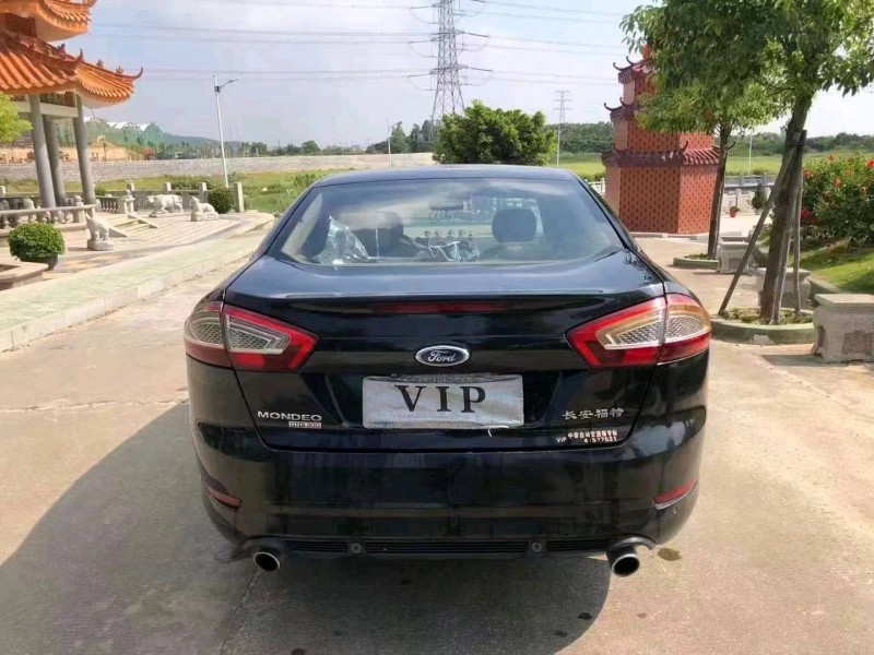 汕头13年福特蒙迪欧-致胜2