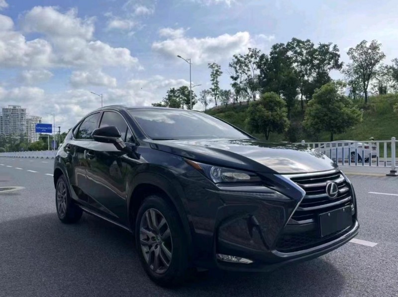 珠海15年雷克萨斯NX4