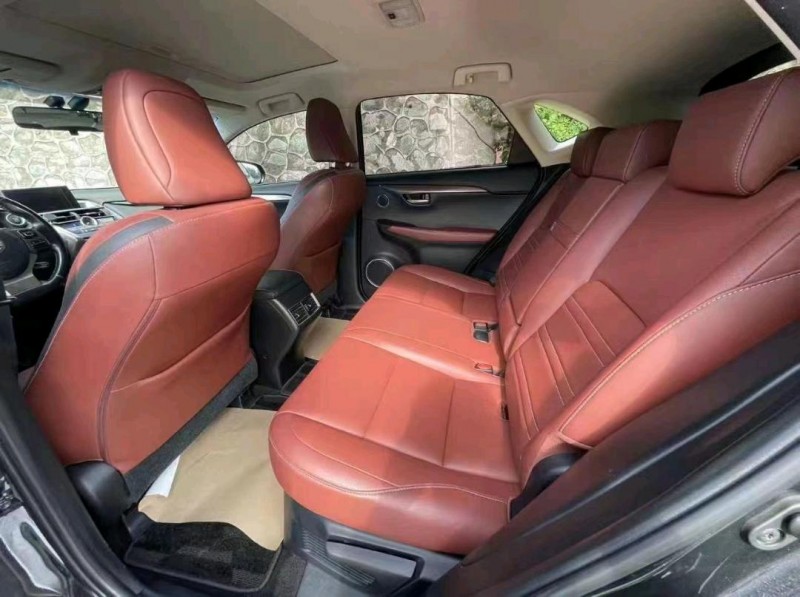 珠海15年雷克萨斯NX8