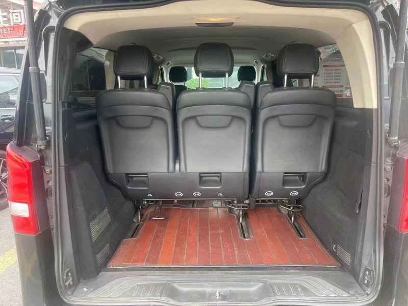 重庆17年奔驰威霆6