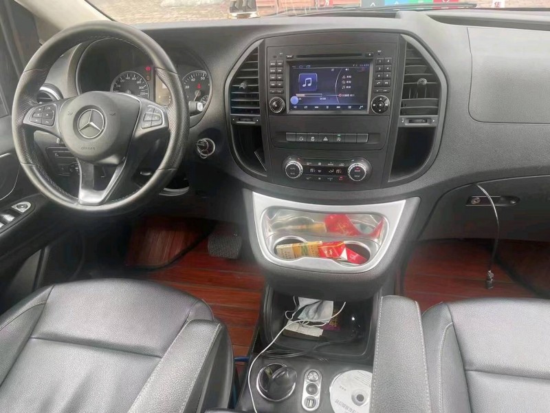 重庆17年奔驰威霆7