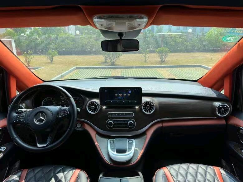 盐城17年奔驰威霆4