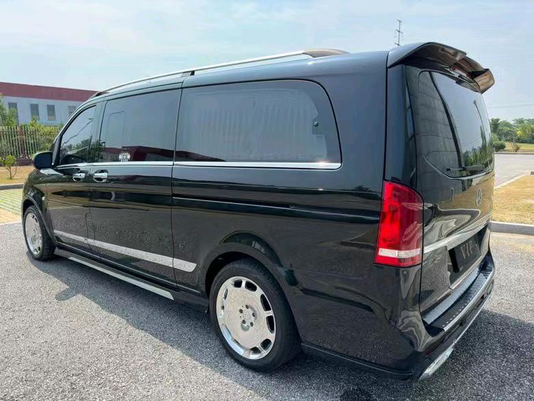 盐城17年奔驰威霆8