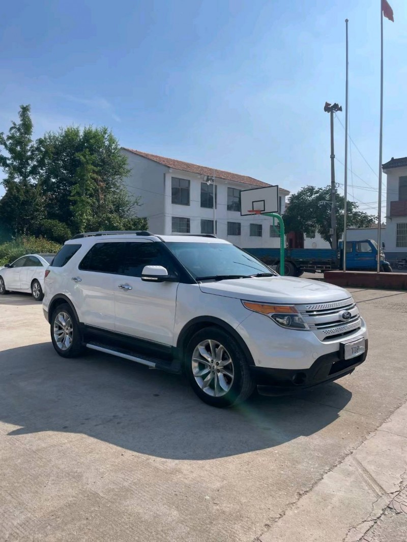 徐州15年福特探险者3