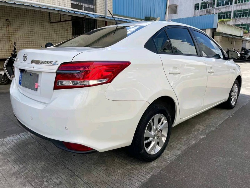 中山18年丰田YARiS L 致享4
