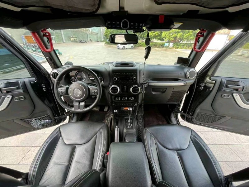 嘉兴19年Jeep牧马人8