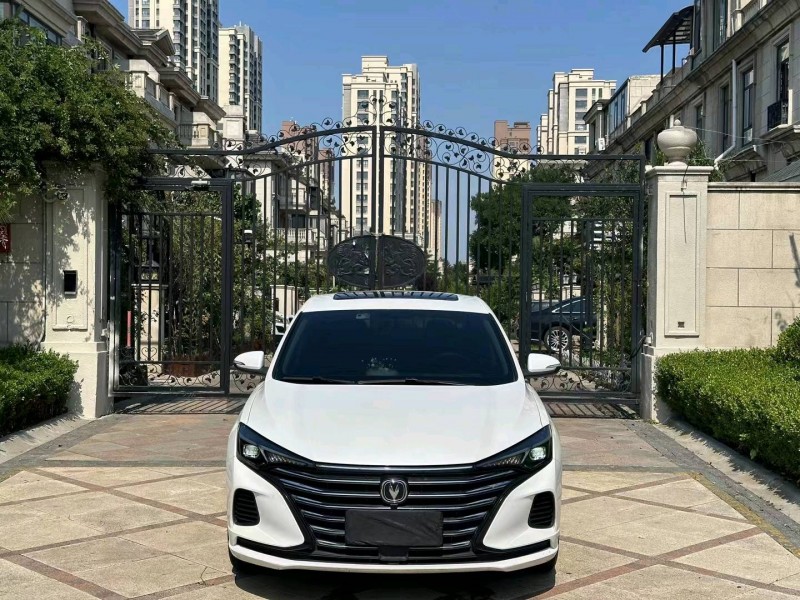 青島20年長安汽車逸動1