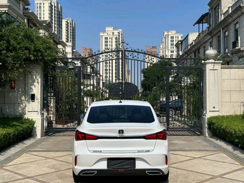 青島20年長安汽車逸動9
