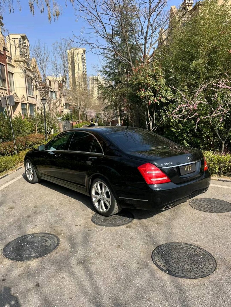 青岛13年奔驰S8