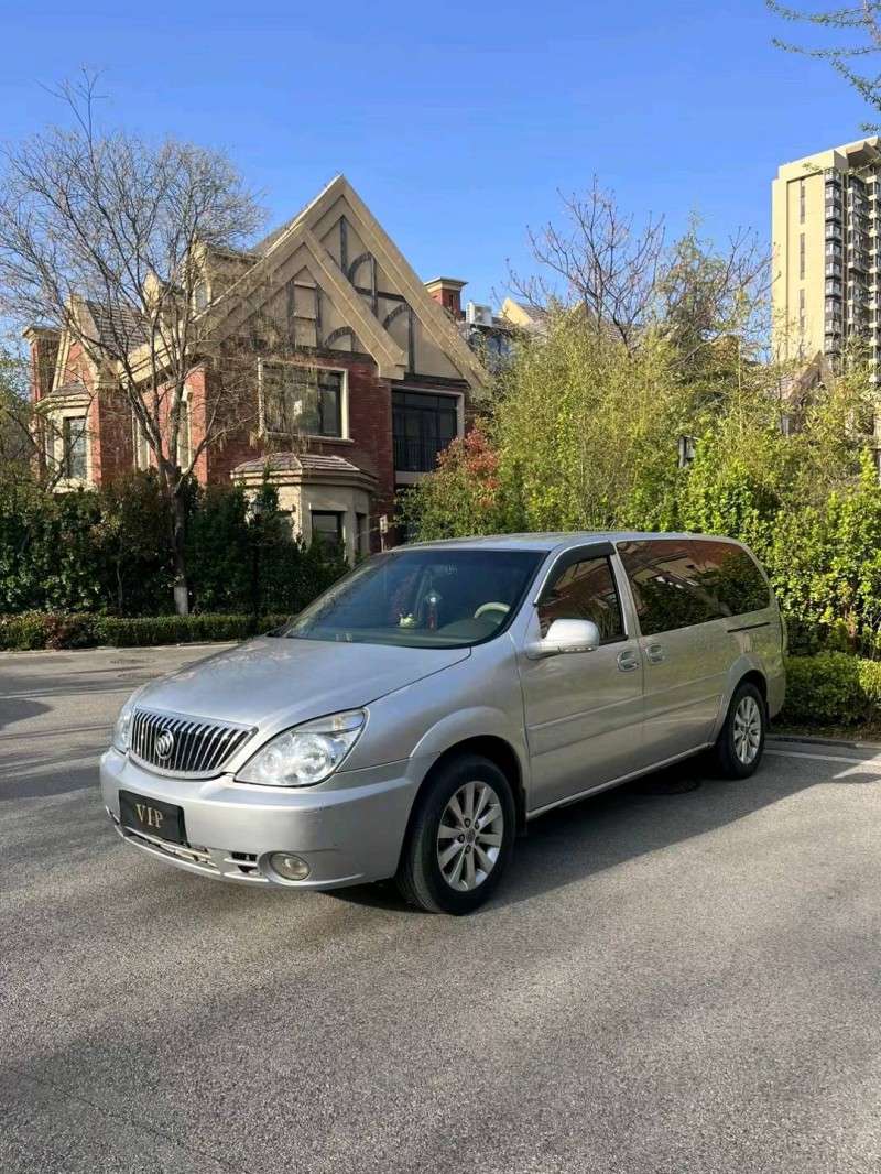 青岛11年别克GL83