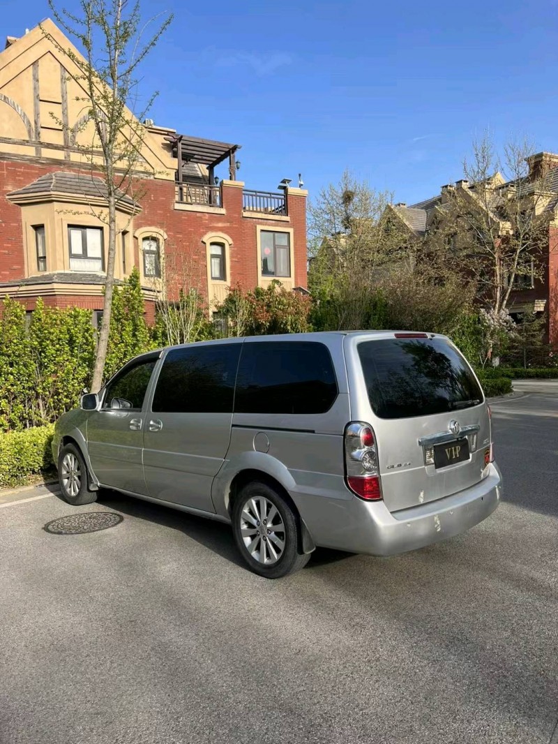 青岛11年别克GL88