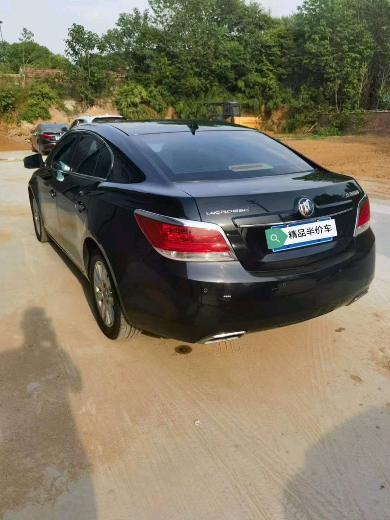 枣庄12年别克君越3