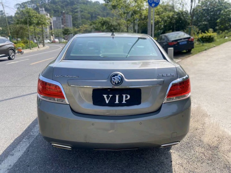 广州10年别克君越6