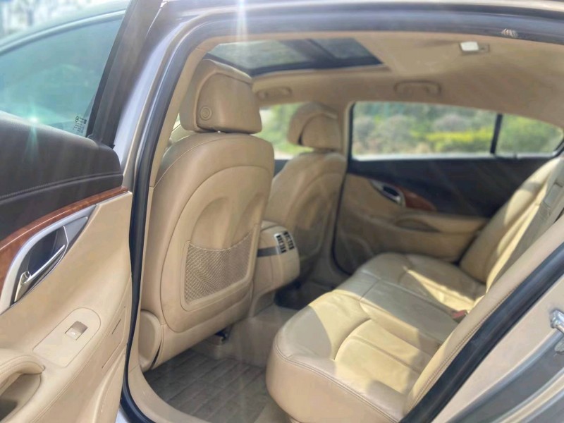 广州10年别克君越8