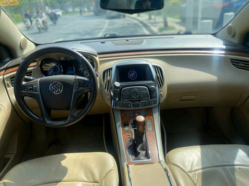 广州10年别克君越9