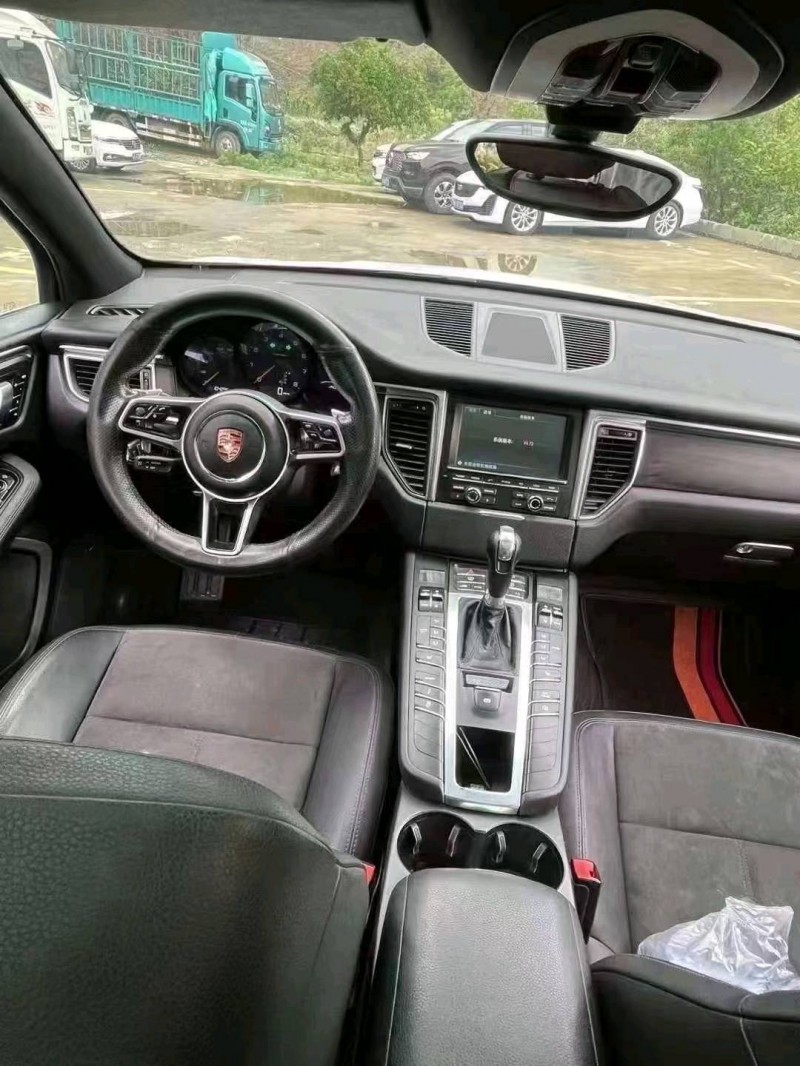 重庆15年保时捷Macan8