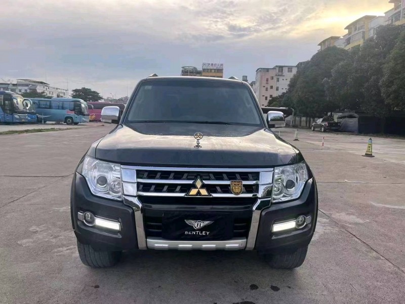 北海19年三菱帕杰羅1