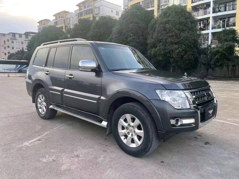 北海19年三菱帕杰羅2