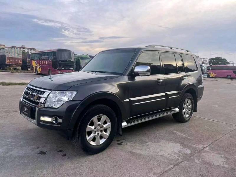 北海19年三菱帕杰羅3