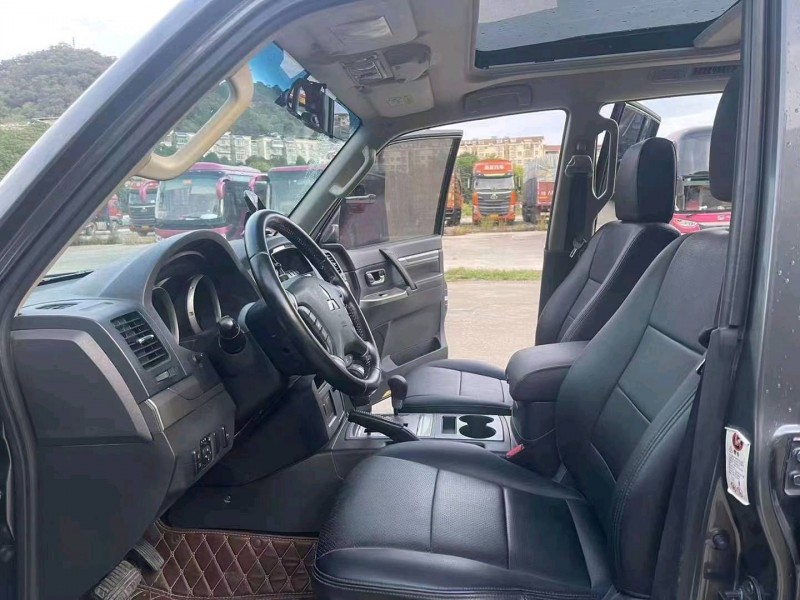 北海19年三菱帕杰羅6