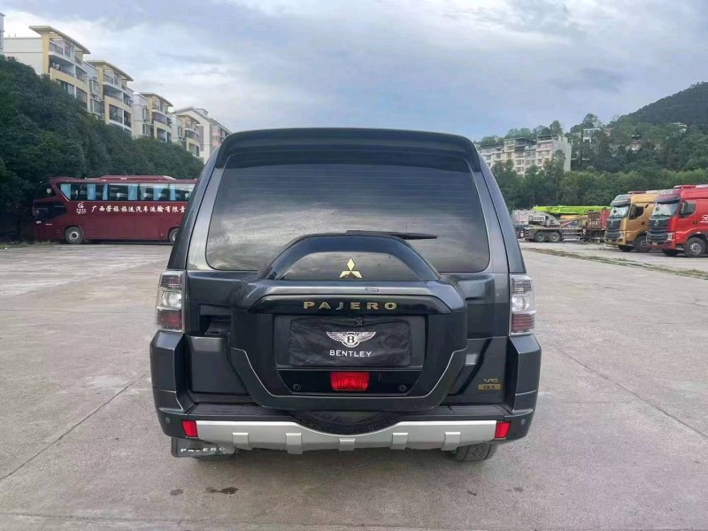 北海19年三菱帕杰羅7