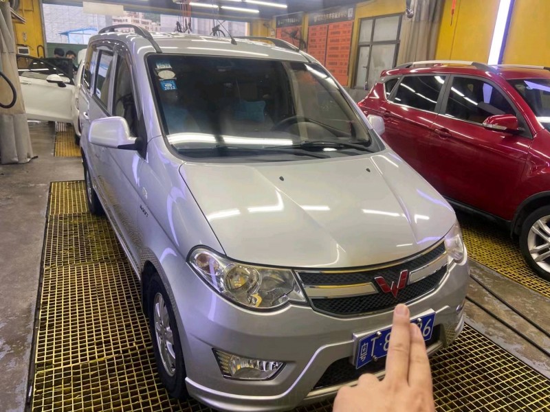 廣州18年五菱汽車宏光2