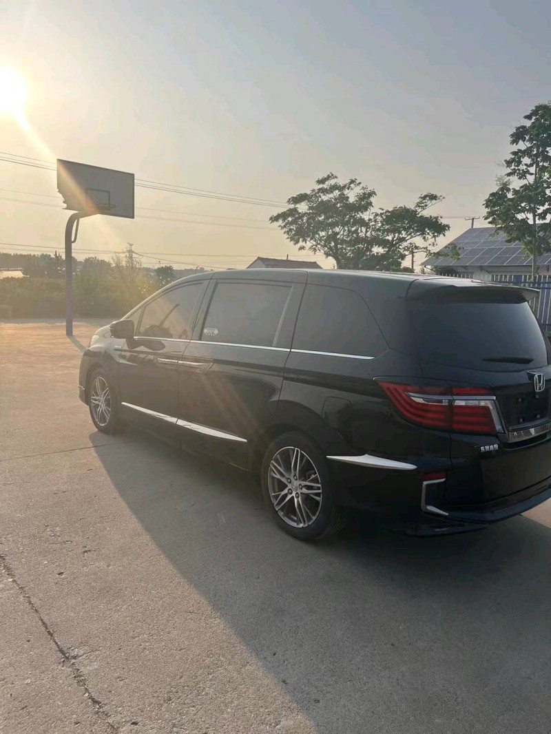 济南21年本田艾力绅8