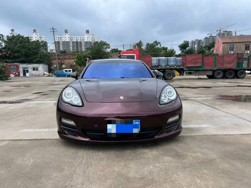 济南12年保时捷帕拉梅拉1