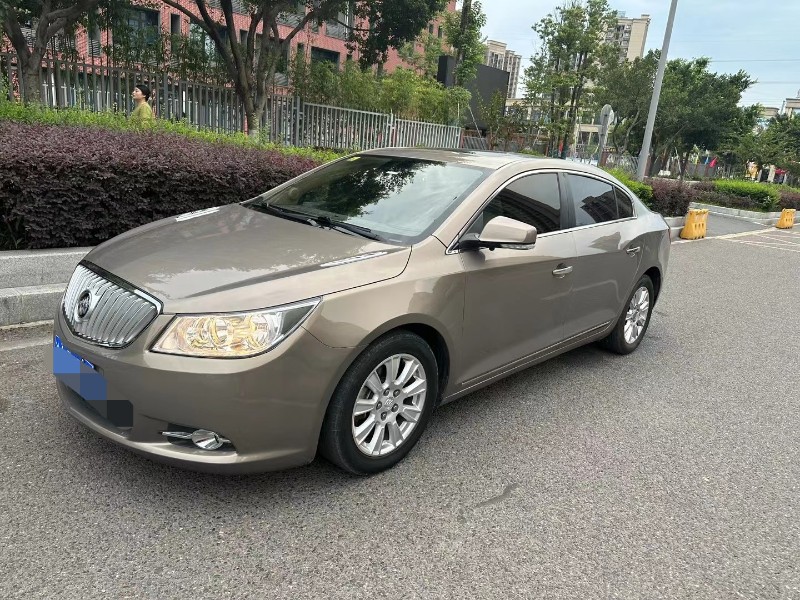 重庆12年别克君越2