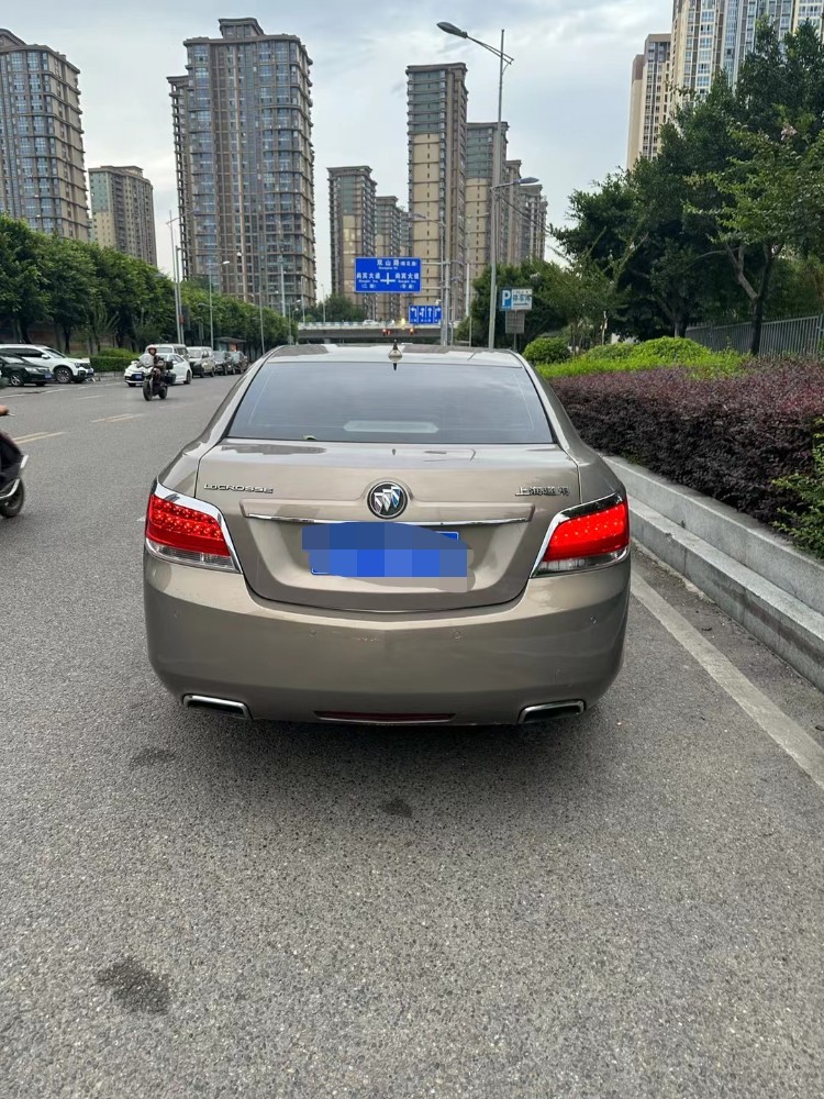 重庆12年别克君越3