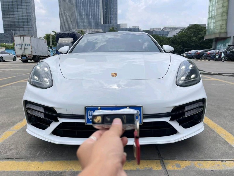 广州18年保时捷帕拉梅拉1
