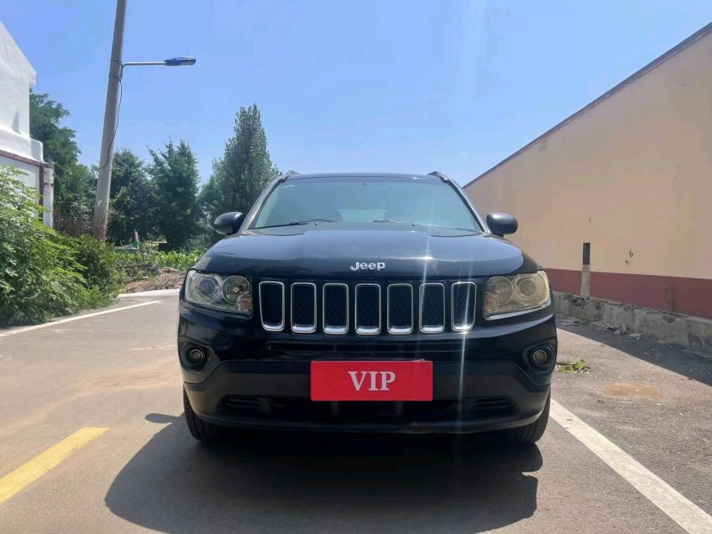 青岛12年Jeep指南者1