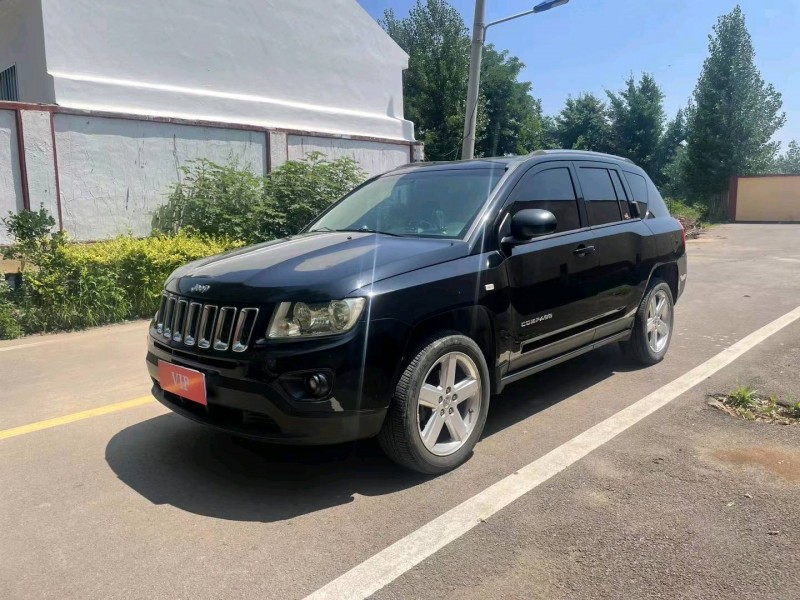 青岛12年Jeep指南者3