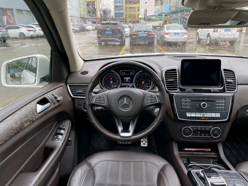 广州18年奔驰GLE5